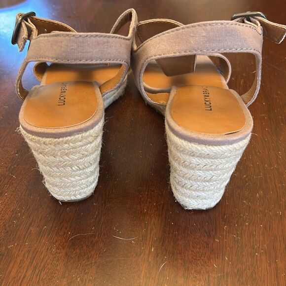 Lucky Brand Tan wedge Sandals Size 8 1/2 M NWOT - Picture 7 of 7